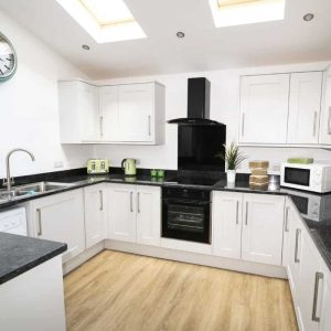 Sykes Cottages Holiday Rentals Self Catering Fully Fitted Kitchen Chester.com 