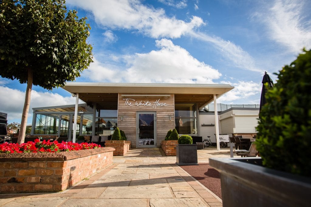 News 15 The White Horse Exterior