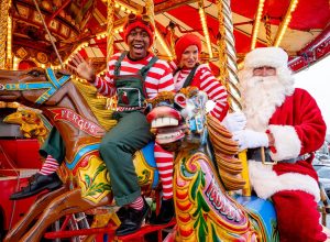 Cheshire Oaks Santas Showtime